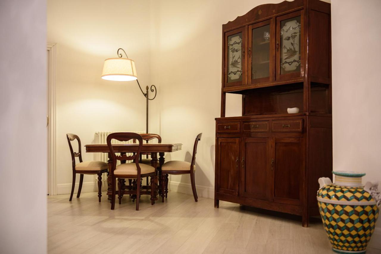 Palazzo Dello Spagnolo Suite نابولي المظهر الخارجي الصورة