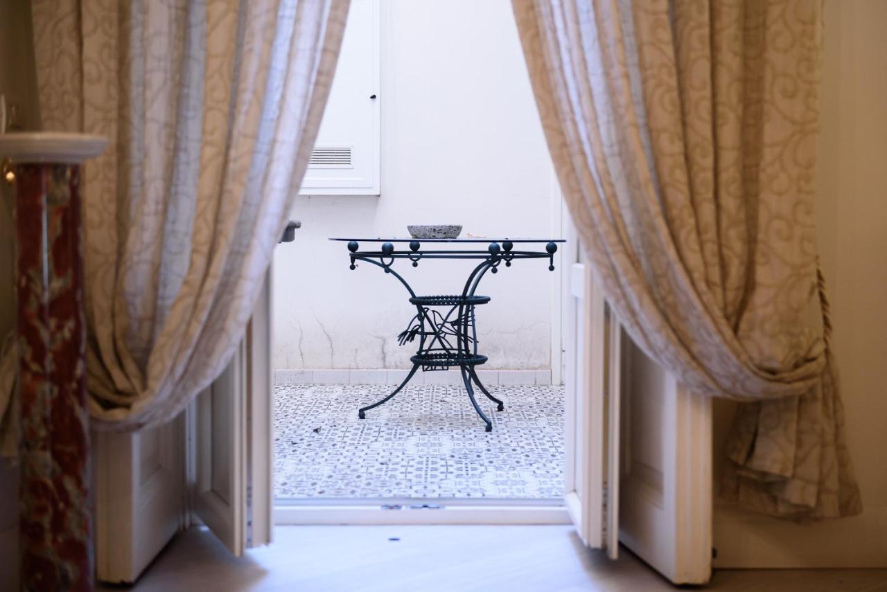 Palazzo Dello Spagnolo Suite نابولي المظهر الخارجي الصورة