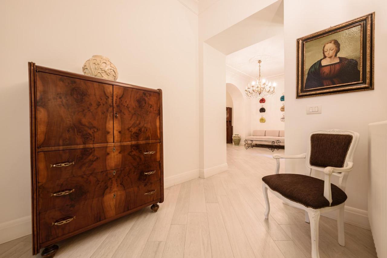 Palazzo Dello Spagnolo Suite نابولي المظهر الخارجي الصورة